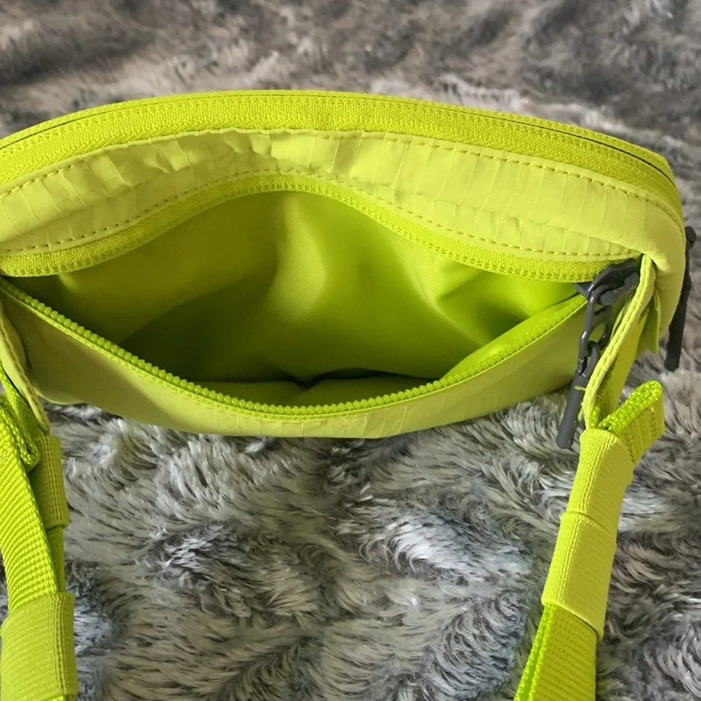 Lululemon Athletica Lichen Lime Belt Bag - Picture 9 of 9